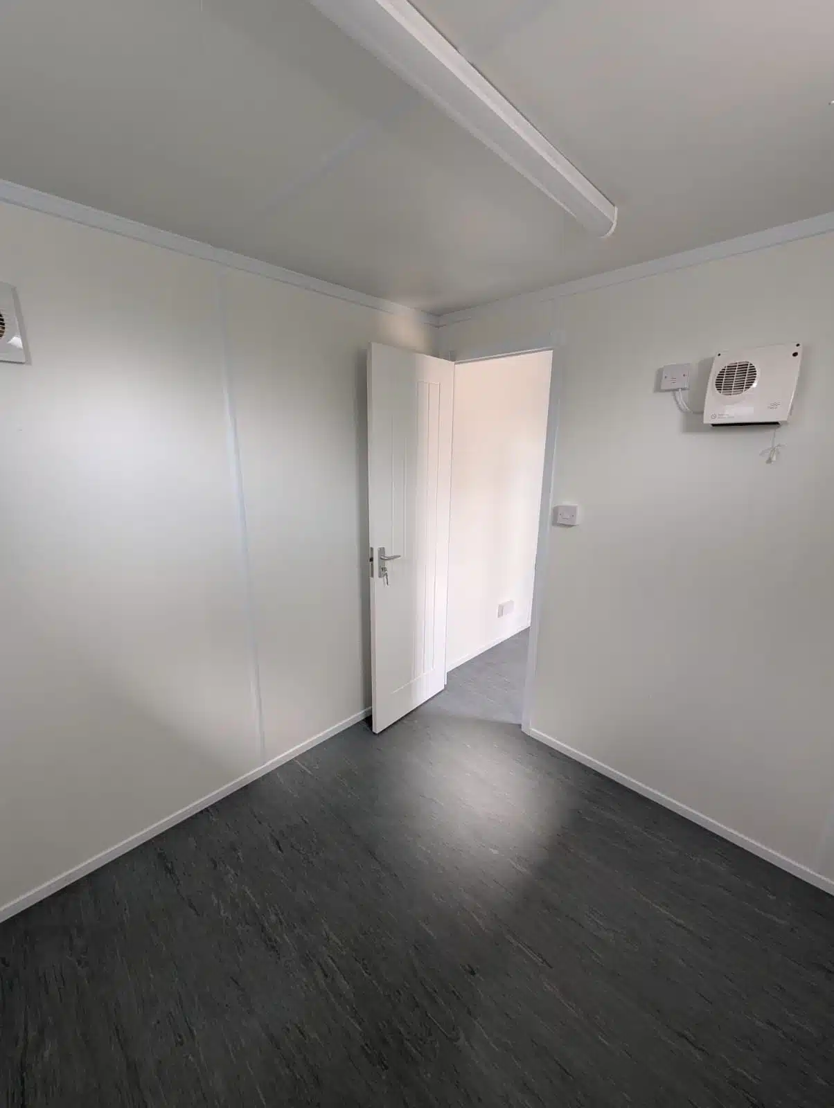 Canteen & Drying Room-20ft x 8ft -Used - Image 7