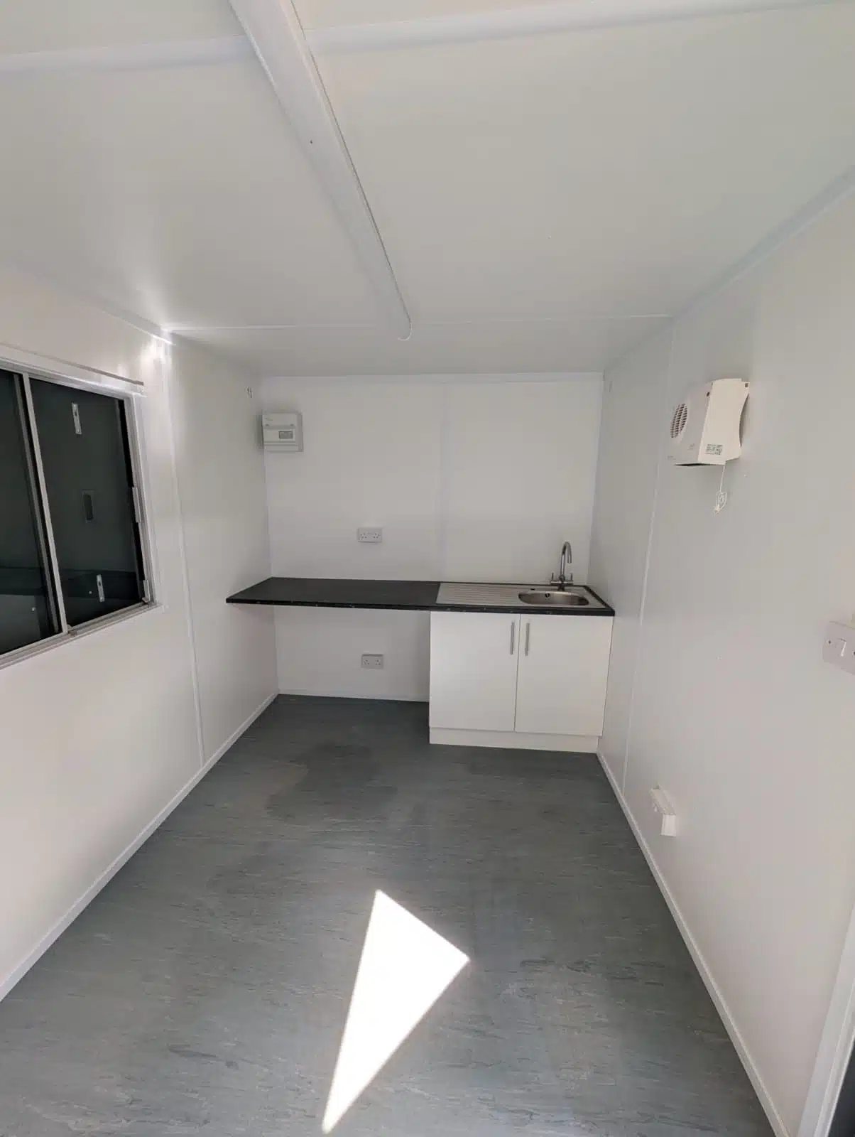 Canteen & Drying Room-20ft x 8ft -Used - Image 5